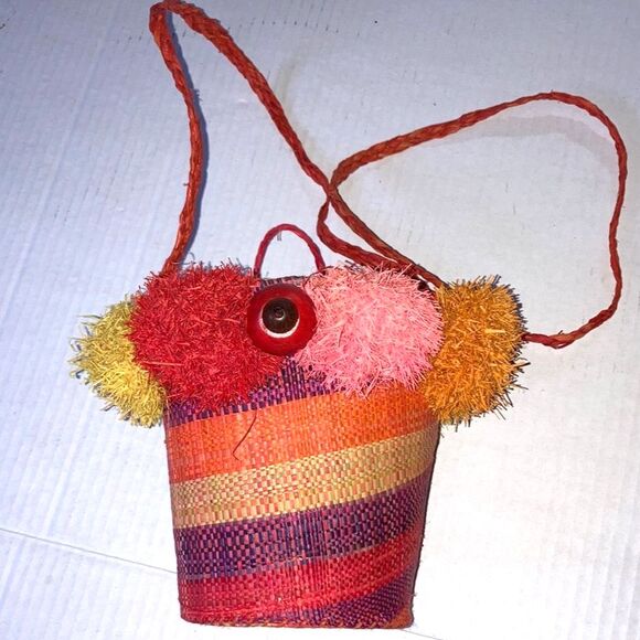 Small Bucket Crossbody Shoulder Woven Mini Bag Button Closure 5 x 6 x 4 inches - Picture 9 of 10